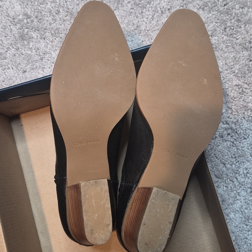 Cole Haan Hadlyn women's black leather zippered almond toe ankle booties size 9 - Picture 10 of 11